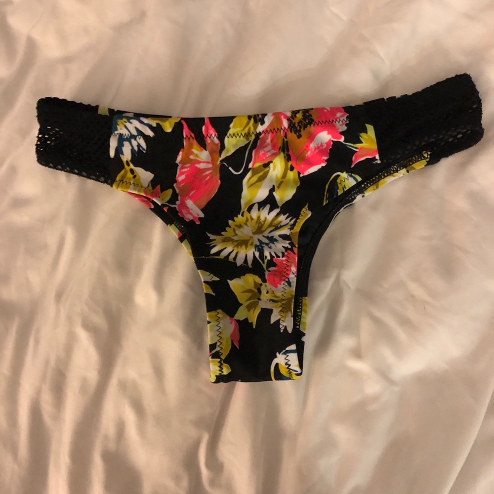 Volcom Skimpy Bikini bottom XS